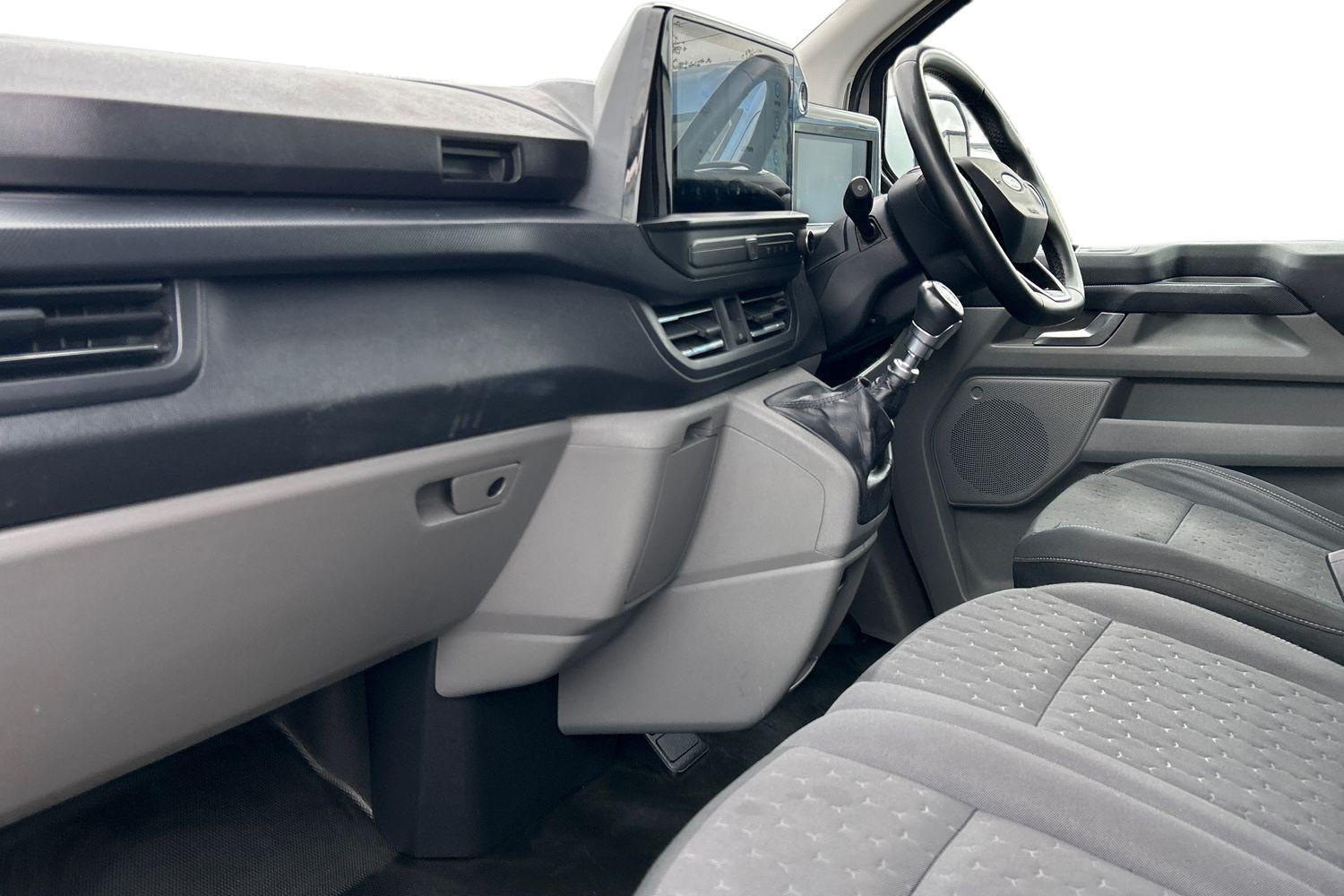 Ford TRANSIT CUSTOM Photo 3