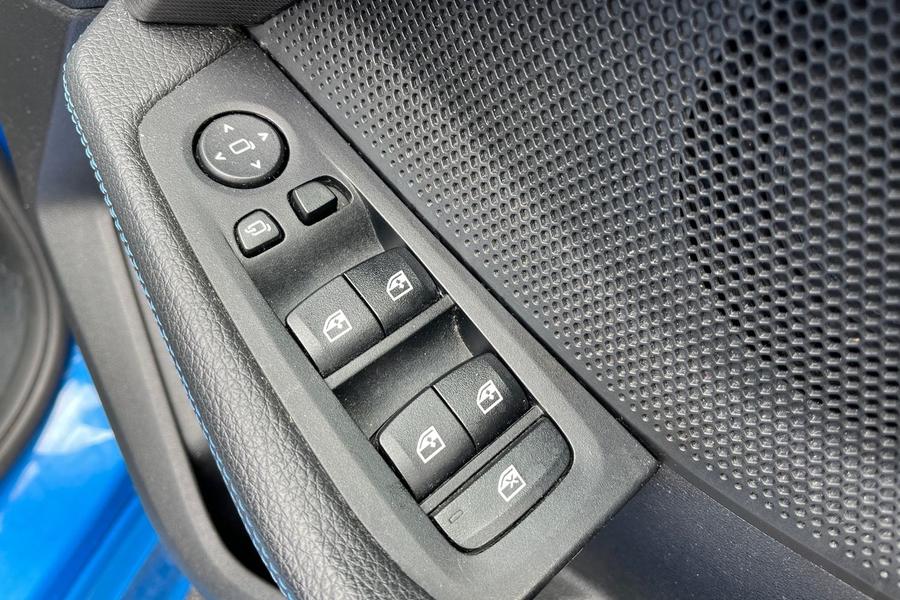 BMW 1 SERIES Photo autoimg-add23f27e92af8855b162b67d78644b01fcab719.jpg