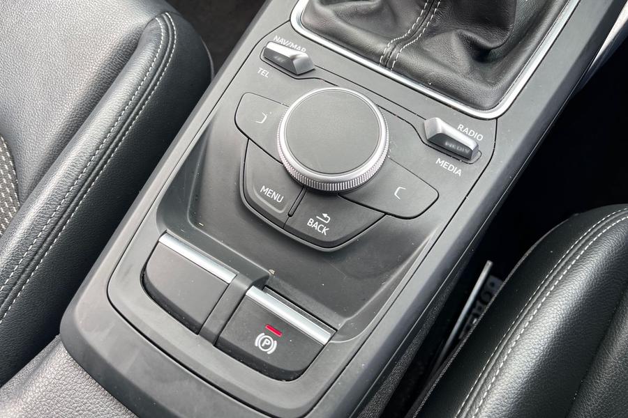 Audi Q2 Photo autoimg-add907af6924bff3a29a2642cfc2bba703b106f3.jpg