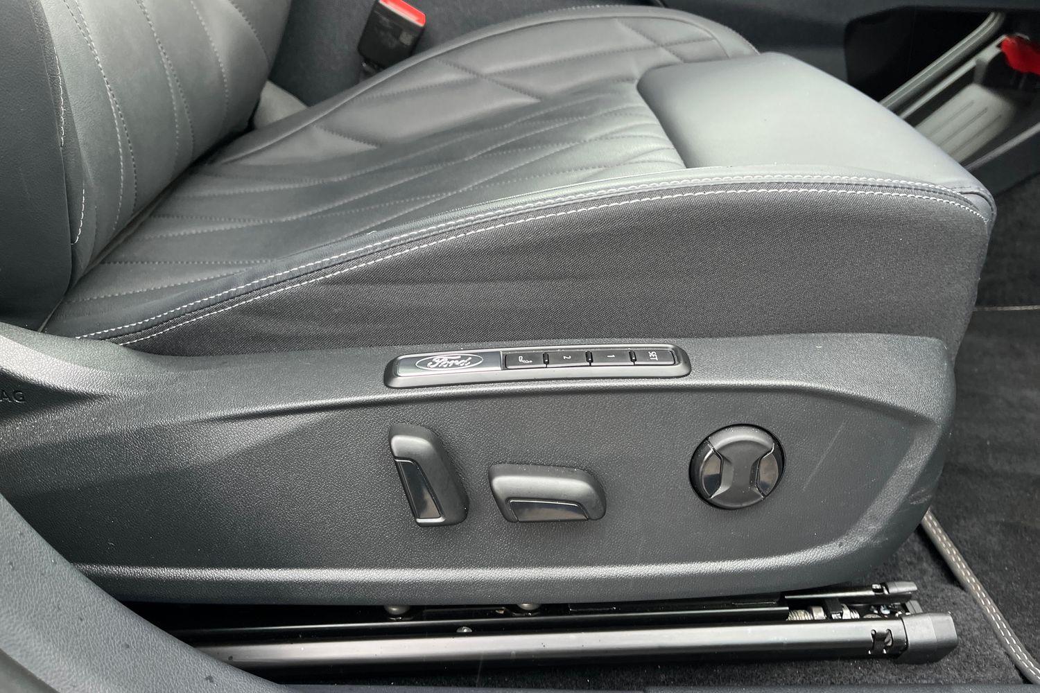 Ford Explorer Photo 34