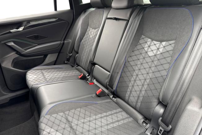 VOLKSWAGEN Tiguan Photo 9