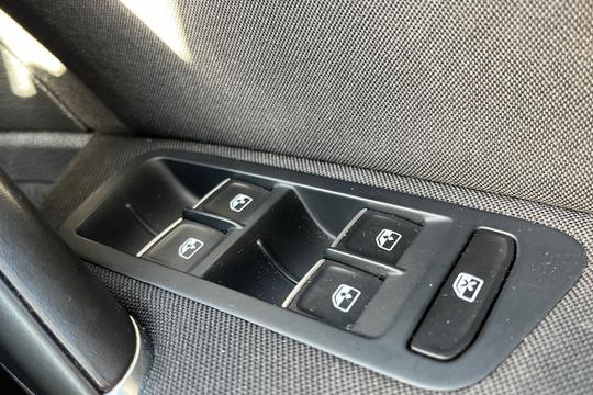 Volkswagen Golf Photo autoimg-ade4493c29efbf4f7342fb7e238dcf0e498c7ba8.jpg
