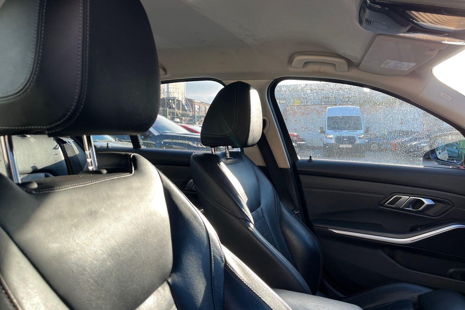 BMW 3 SERIES Photo 16