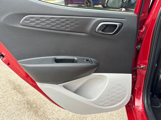 HYUNDAI i10 Photo 43