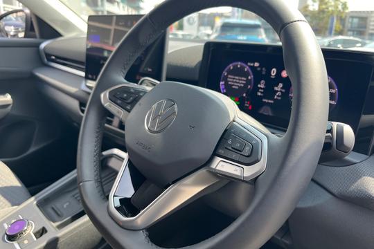 Volkswagen T-roc Photo autoimg-ade81aca538ebcc4d107cd8583e65ef9780a9cbb.jpg
