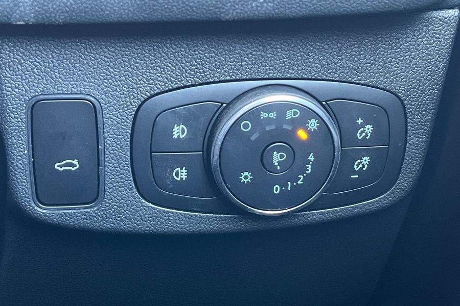 Ford Focus Photo autoimg-adea48ca90802cffa11c8c55ce15a2fd627c555d.jpg