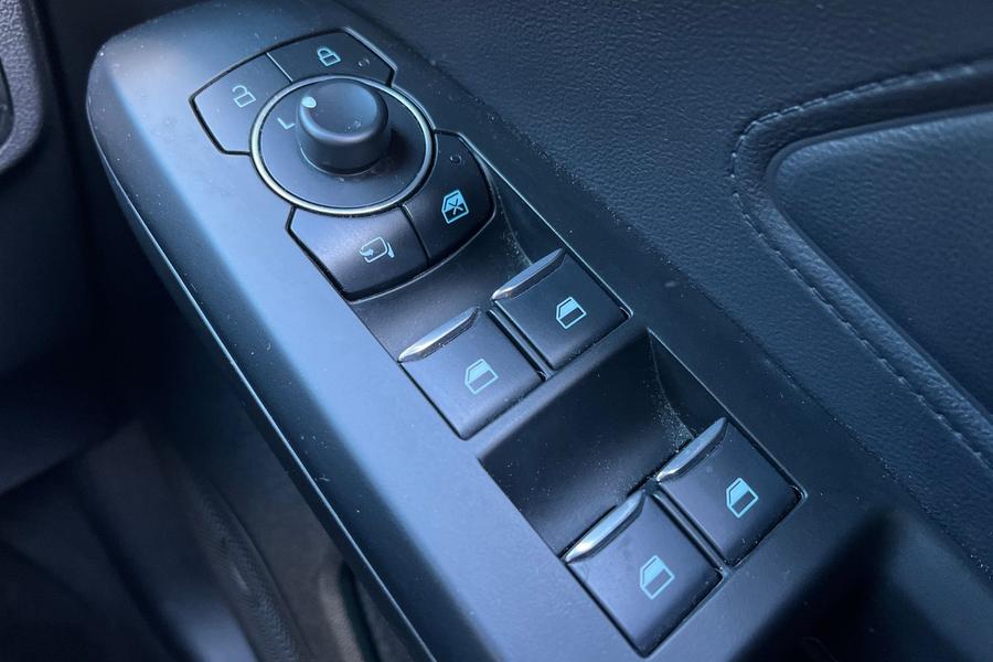 Ford FOCUS Photo autoimg-adecee2ae89d543ae591b845700804c6a563b73a.jpg