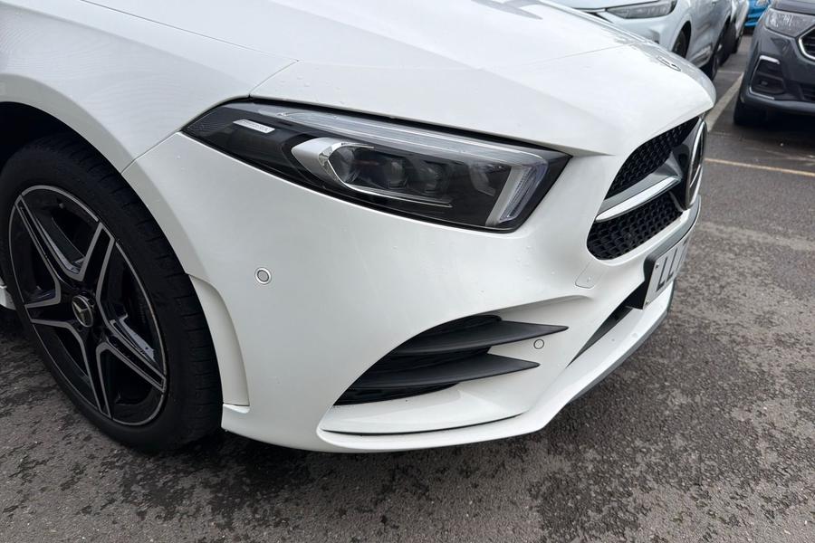 Mercedes-Benz A CLASS Photo autoimg-adef9c333b40ca3055e8b2f4db3e996e5c563600.jpg