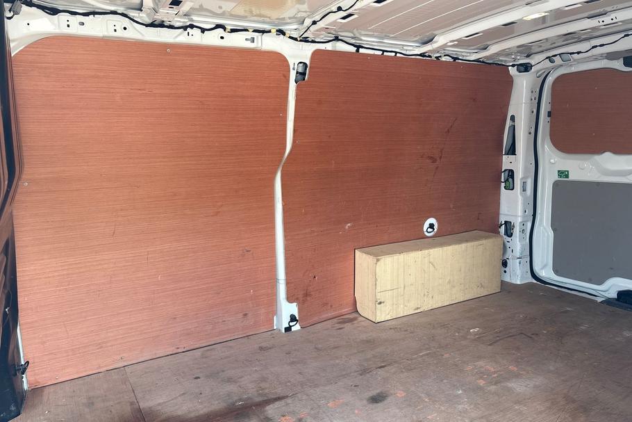 Used Ford TRANSIT CUSTOM LE73KLO 4