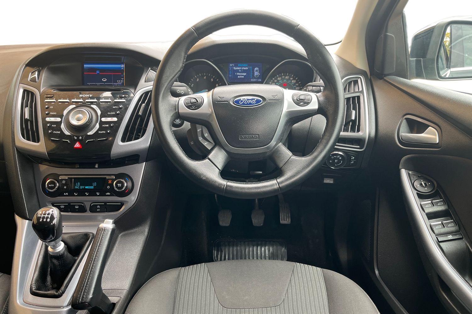 Ford Focus Photo 10