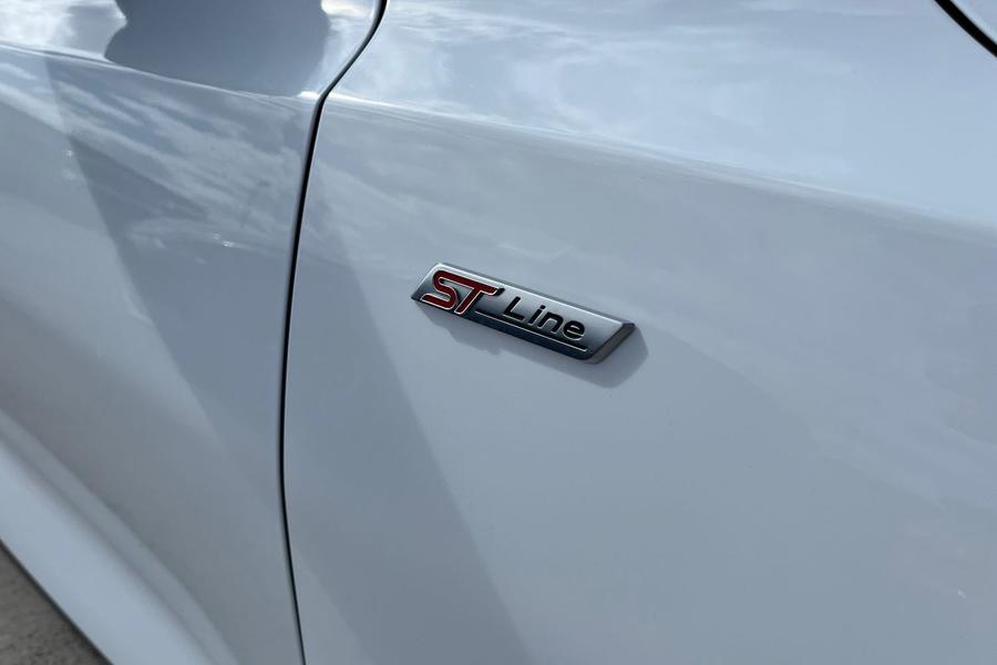 Ford FOCUS Photo autoimg-ae01b8cccd76c36aafd7468d4554488944d13c10.jpg