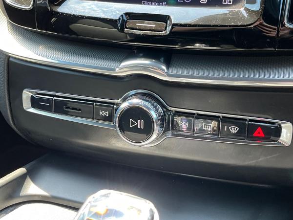 Volvo XC60 Photo autoimg-ae08bb992953a5835717f03eaed1e2706477da56.jpg