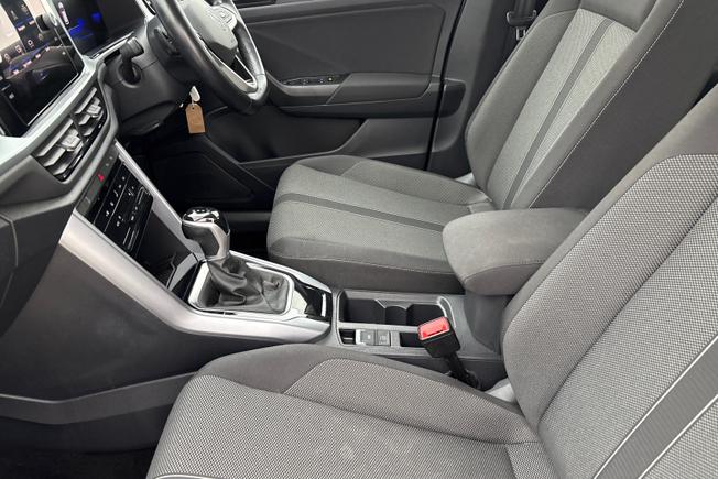 VOLKSWAGEN T-Roc Photo 30