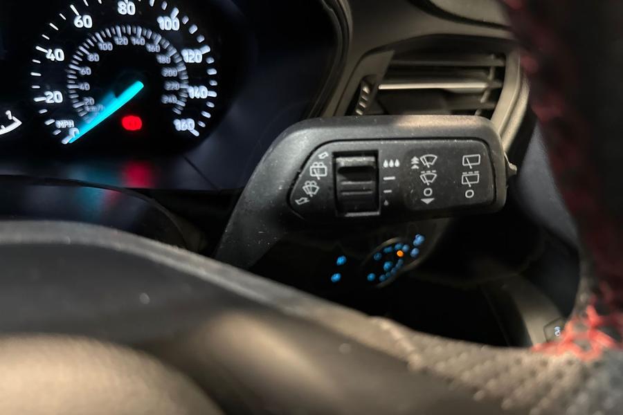 Ford FOCUS Photo autoimg-ae2080753046e520b7eb09c6c32638092b78c9eb.jpg