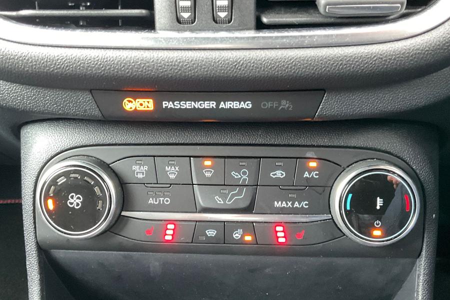 Ford FIESTA Photo autoimg-ae249e766799ae863246d56d397bf81f53335063.jpg