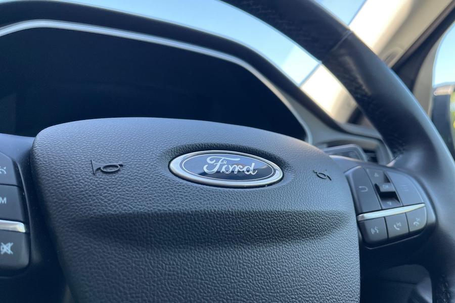 Ford Kuga Photo autoimg-ae262051d5afea8da651de890de18477752f38d3.jpg
