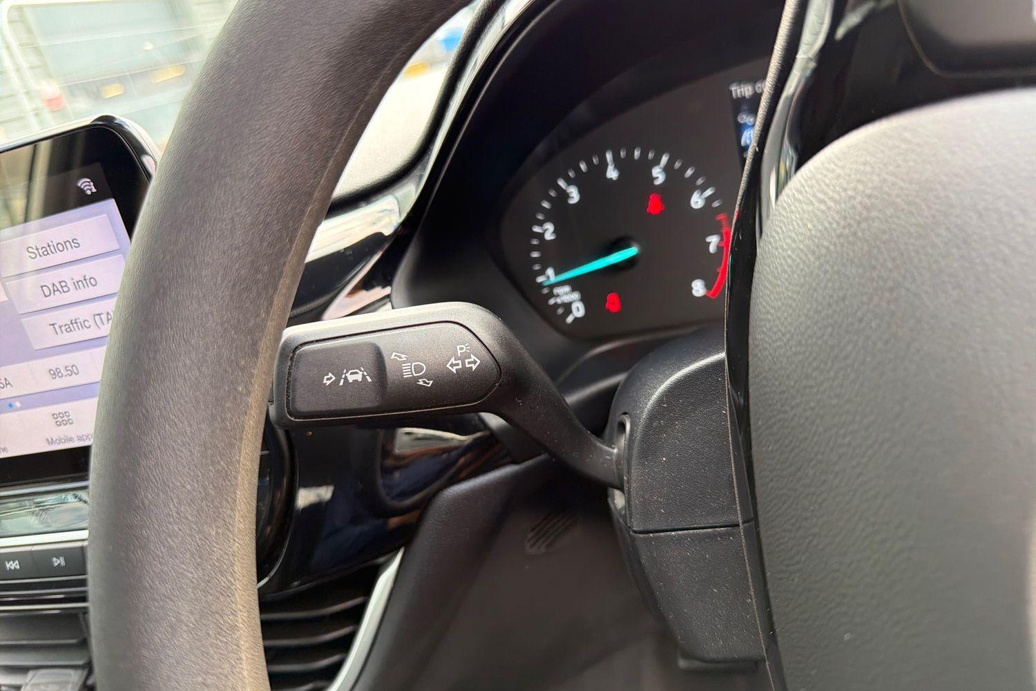 Ford FIESTA Photo 13
