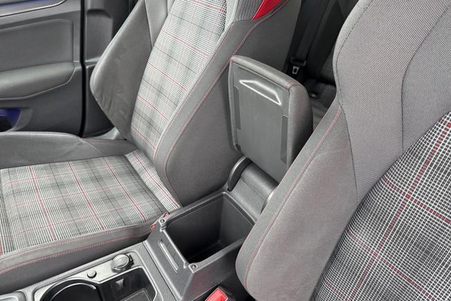 VOLKSWAGEN Golf Photo 49