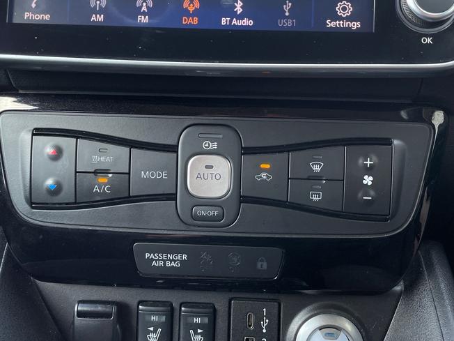 NISSAN Leaf Photo 45
