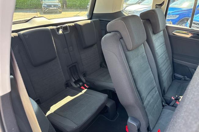 VOLKSWAGEN Touran Photo 43