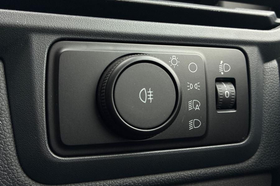 Ford E-TRANSIT CUSTOM Photo autoimg-ae34cdf075bbb9c9d3e4df0a0585badbf4f1af89.jpg