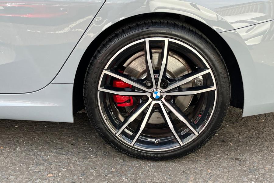 BMW 3 SERIES Photo autoimg-ae35cb297a932e515a2e8f3a7e01b8f930b36c9c.jpg