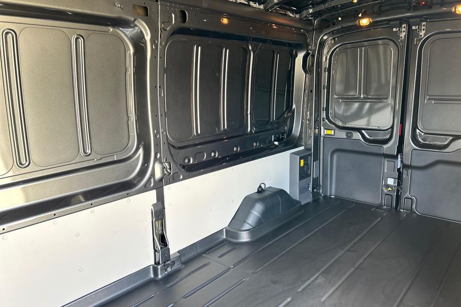 Used Ford E-TRANSIT 5