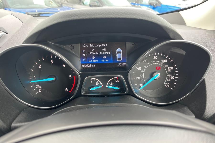 FORD KUGA Photo autoimg-ae384e145ff5311344f330f75b32fa4ff1521bb8.jpg