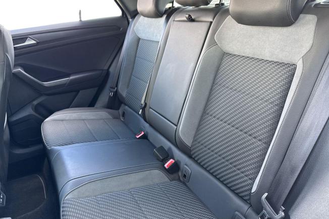 VOLKSWAGEN T-Roc Photo 9