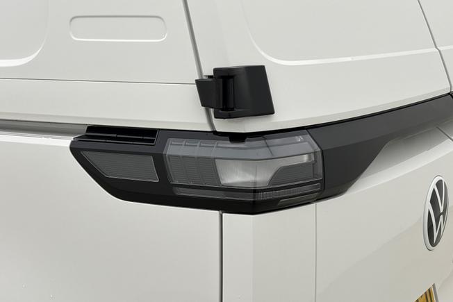 VOLKSWAGEN ID. Buzz Cargo Photo 18