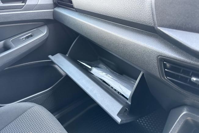 VOLKSWAGEN CADDY Photo 44