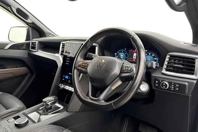 VOLKSWAGEN Amarok Photo 6