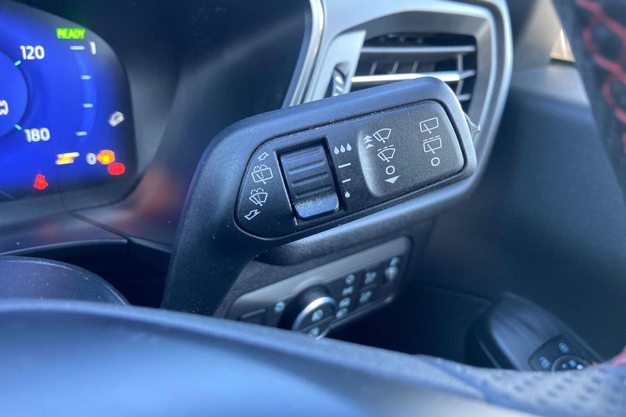 Ford KUGA Photo autoimg-ae3b2e5144392445244f5105e5e238f569b5bc2f.jpg