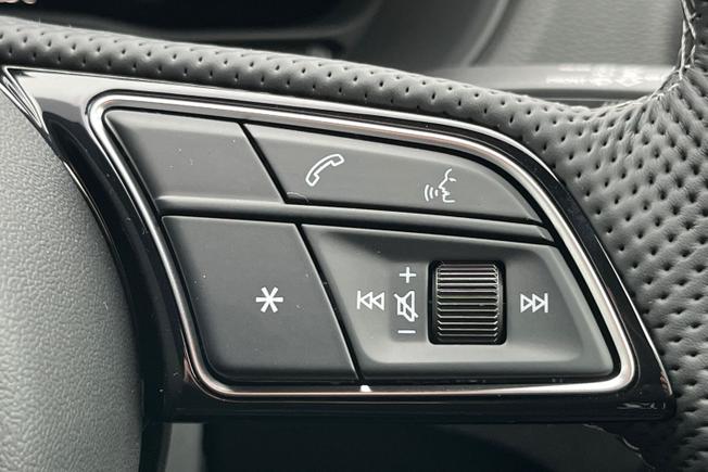 AUDI Q2 Photo 17