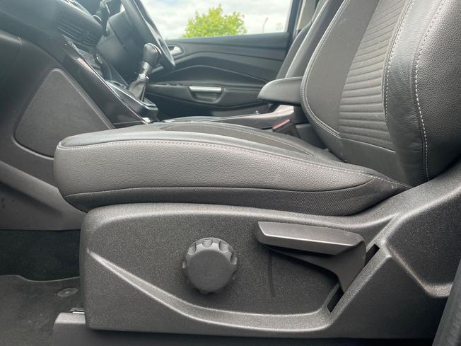 FORD Kuga Photo 23