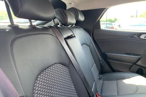 Kia XCEED Photo autoimg-ae3f2092fa886e1faaf05de851f08c9f535756ba.jpg
