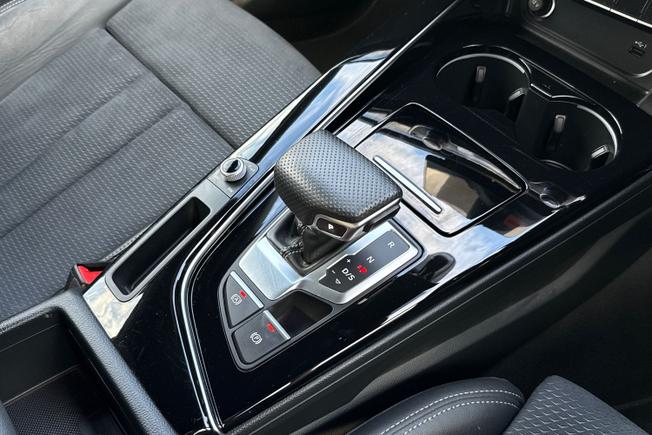 AUDI A4 Photo 34