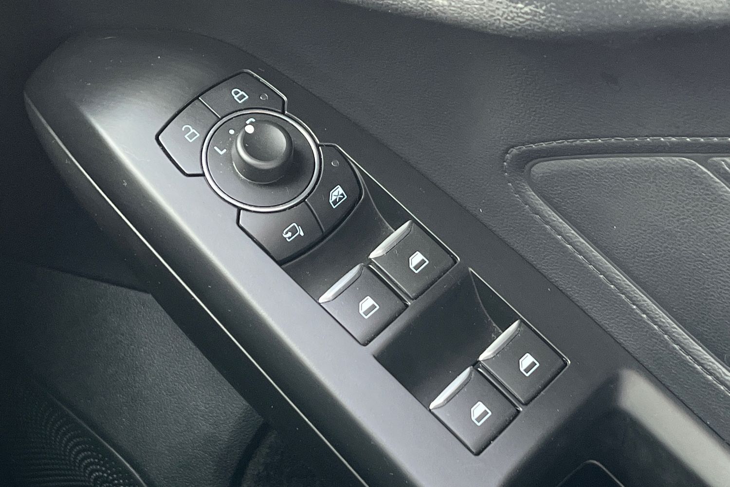 Ford FOCUS Photo 15