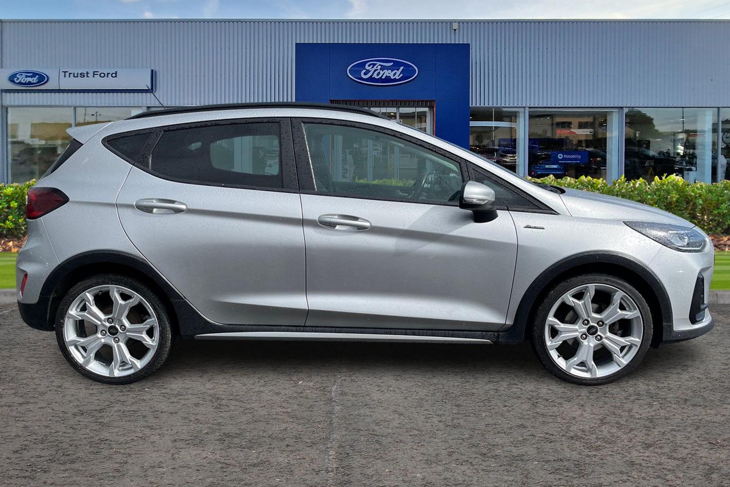 Ford FIESTA Photo 2