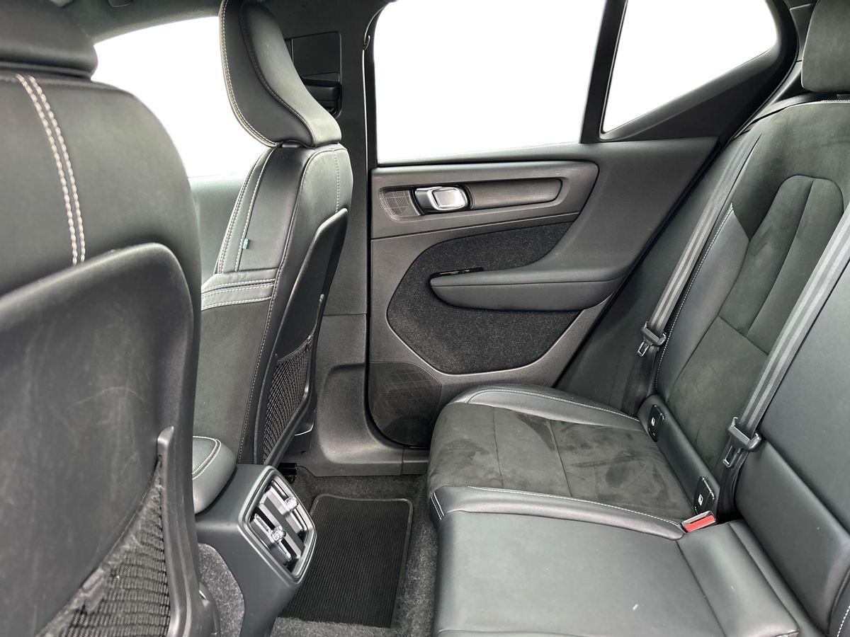 Volvo XC40 Photo 3