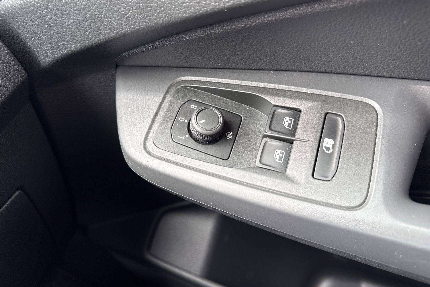 Ford TRANSIT CONNECT Photo 32