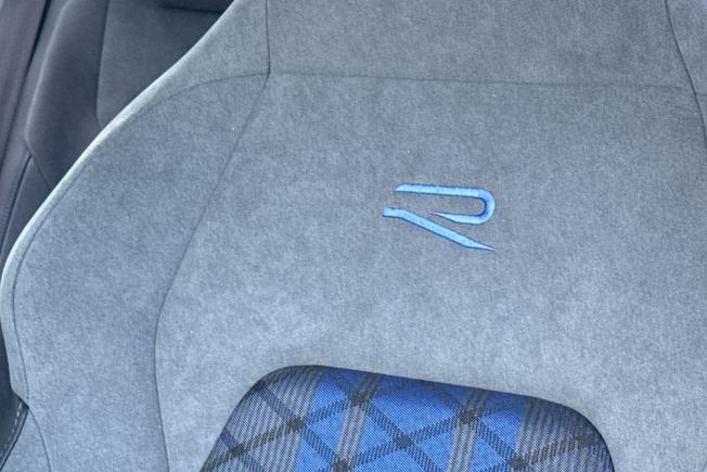 VOLKSWAGEN Golf Photo 45