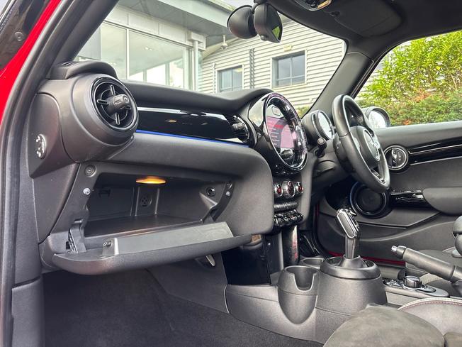 MINI Hatch Photo 49