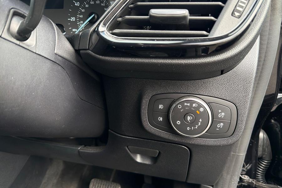 Ford FIESTA Photo autoimg-ae4debd54eb9aea06f601fd2ee3058e099f8e7e4.jpg