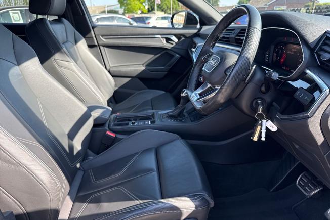 AUDI Q3 Photo 37