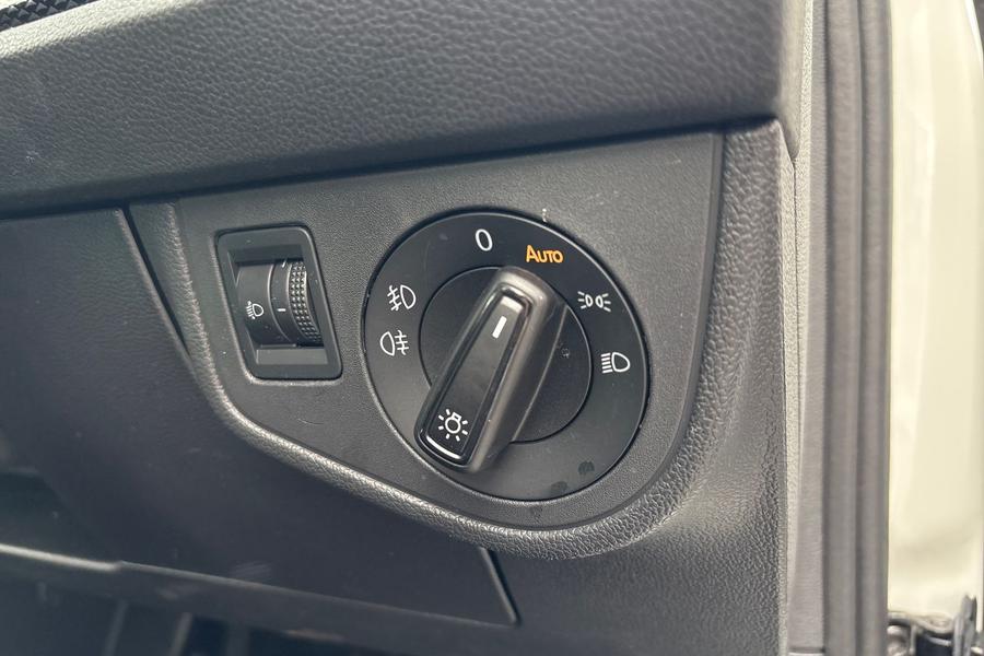 Volkswagen TAIGO Photo autoimg-ae51487d6f87282b2a20f51a9e98d6da16c3904d.jpg