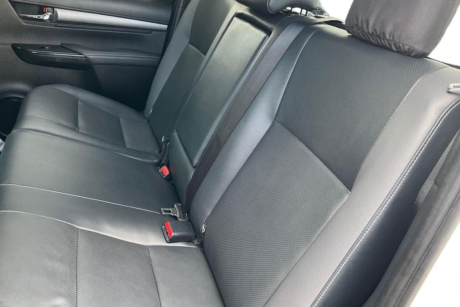Used Toyota HILUX LS23OLX 11