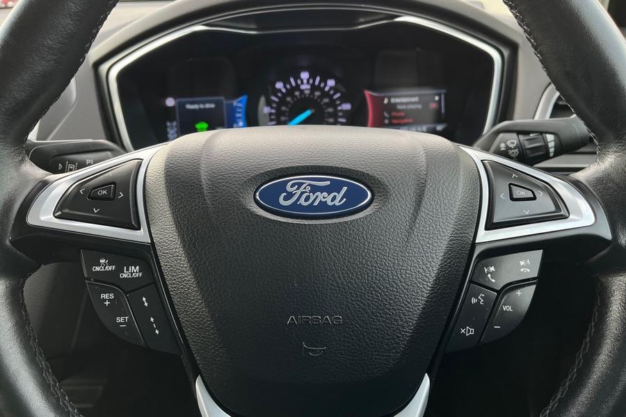 Ford MONDEO Photo autoimg-ae51f6e0a8f42e74cea51e4ea73107f2c1d91e31.jpg