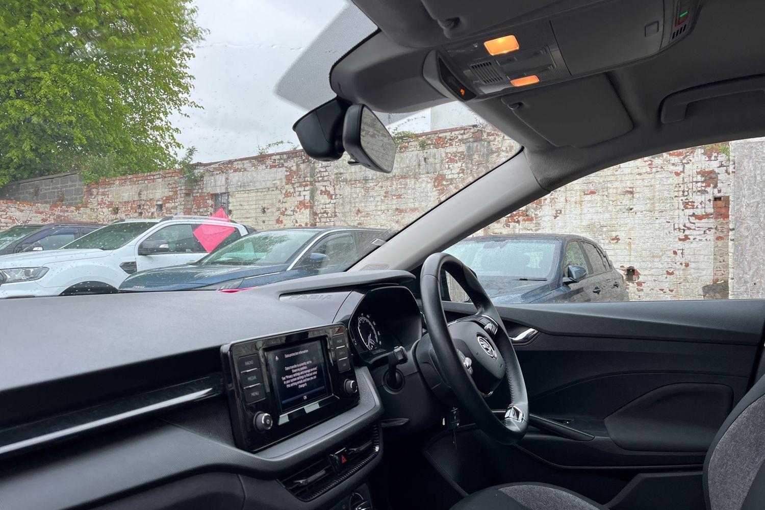 Skoda FABIA Photo 17