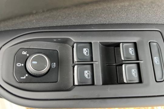 Volkswagen Golf Photo autoimg-ae55b20b846ff86a0a9820facff1165571d85e33.jpg